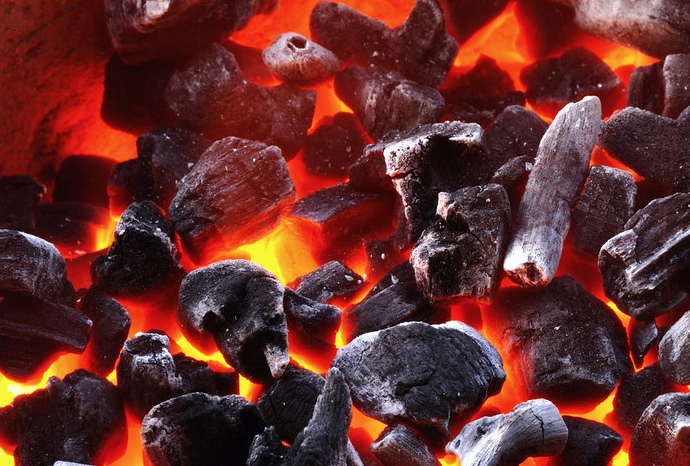 機(jī)制炭耐燃，灰塵少，成本低，連續(xù)式生物質(zhì)炭化爐！