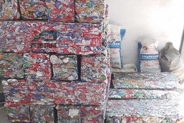 易拉罐脫漆設(shè)備，強(qiáng)力熱解，徹底除漆！河南西德機(jī)械設(shè)備