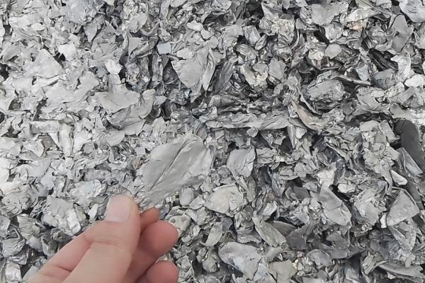 脫除金屬原件表面噴漆、鍍膜、包塑、涂料、油污的專(zhuān)用大型連續(xù)化生產(chǎn)設(shè)備