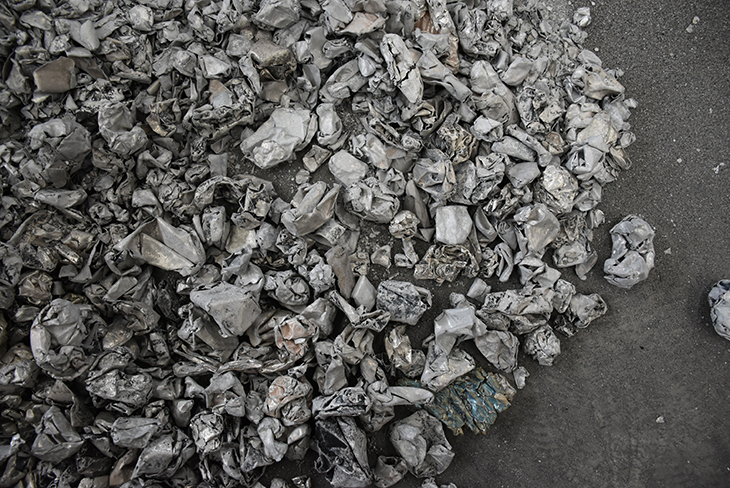 <strong>易拉罐用連續(xù)式脫漆爐進行處理，效果如何？</strong>